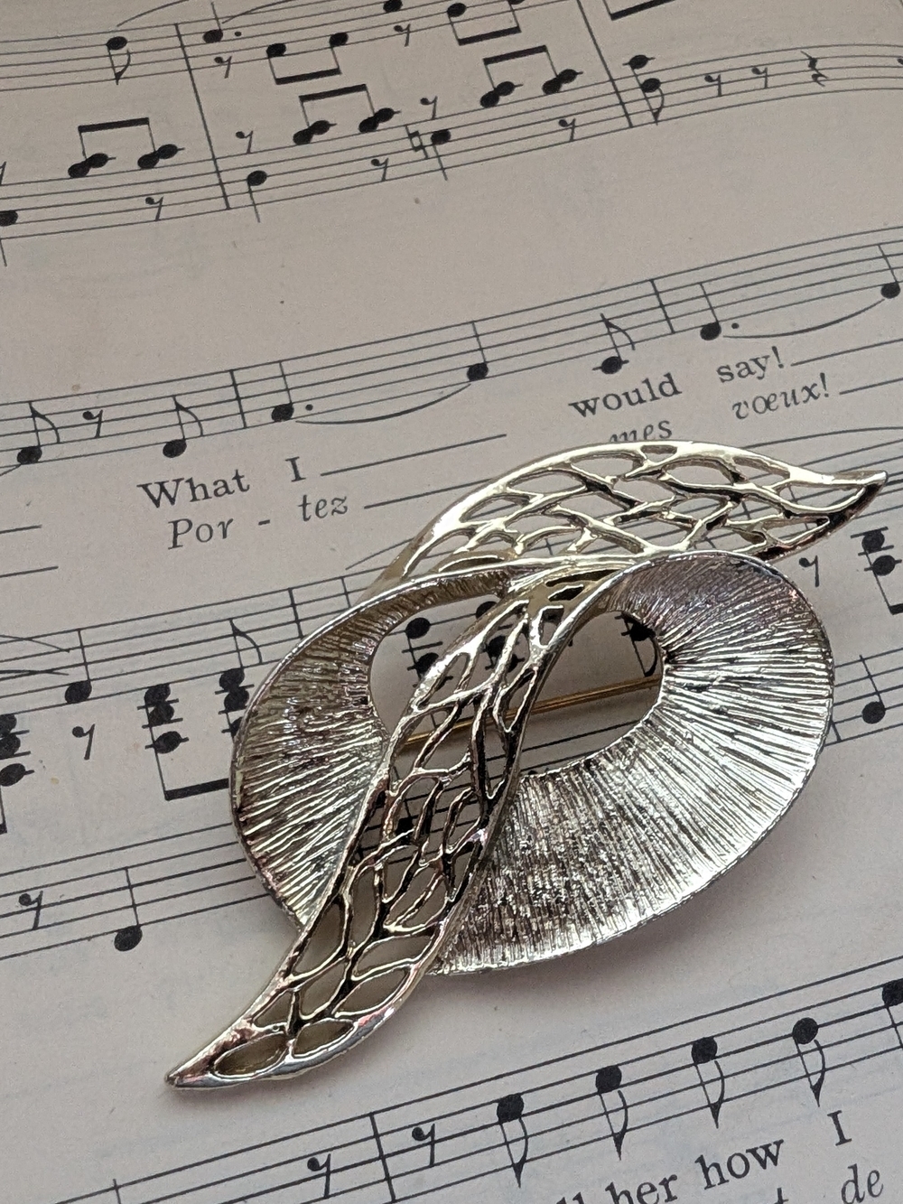 Silver Tone Leaf Swirl Brooch